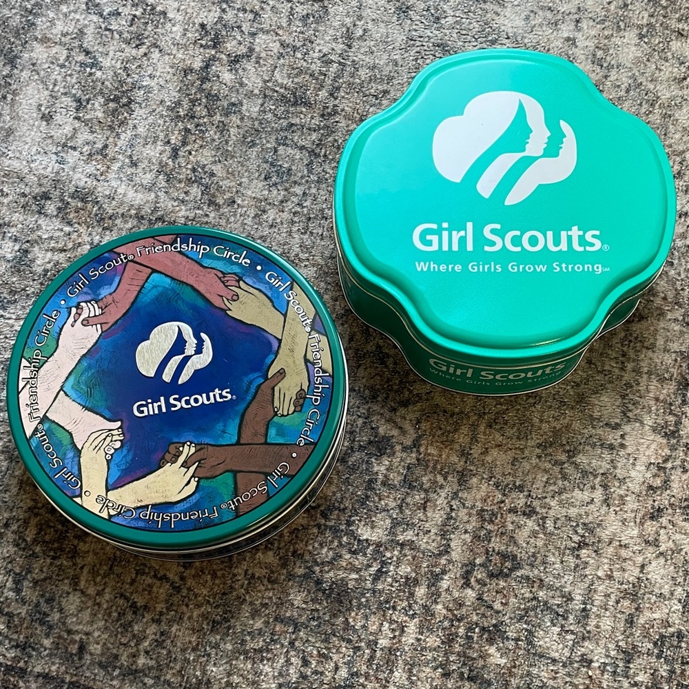 Girl Scouts Cookie Tin Set of 2 - Vintage - excellent condition